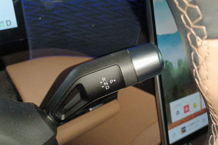 Used Geely Galaxy L7 2025 EM-i 115km Exploration+ Edition Gear Lever