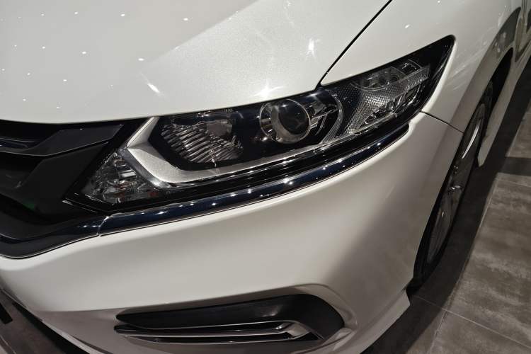 Used Honda Jade 2017 1.8L automatic Comfort version 5 seats
