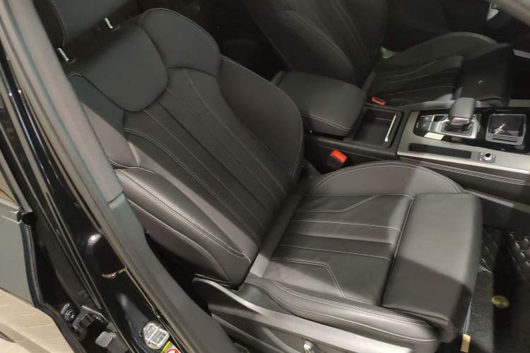 Used Audi Q5L 2024 45 TFSI Luxury Dynamic Model Right Front Seat