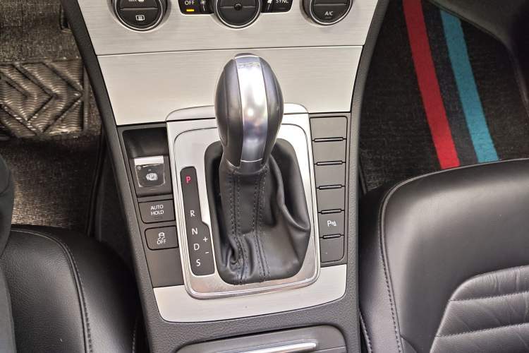 Used Volkswagen Magotan 2015 1.8TSI Advanced Model Gear Lever