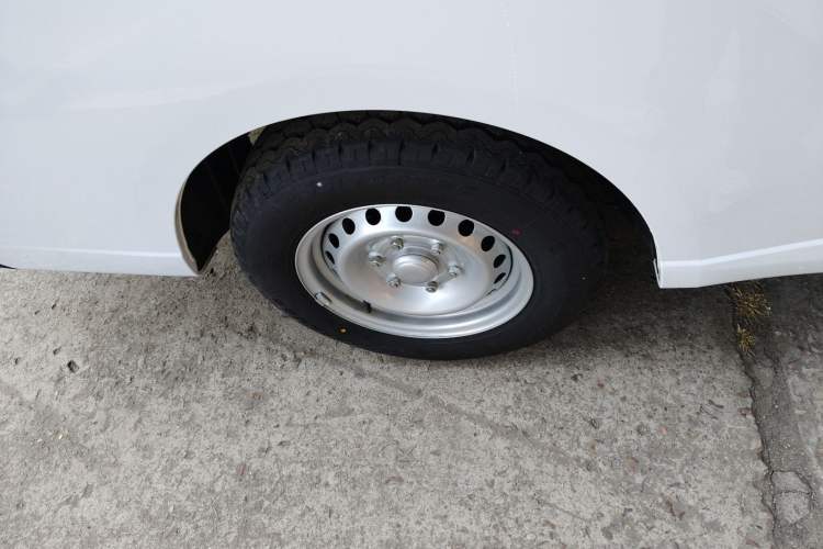 Used Wuling Yangguang 2025 Model 400km Bus Edition—Comfort Edition