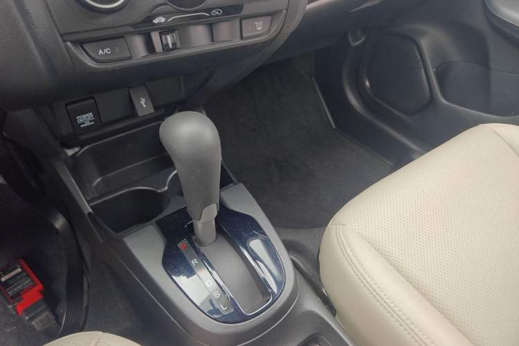 Used Honda Fit 2014 1.5L LX CVT Comfort Model Gear Lever