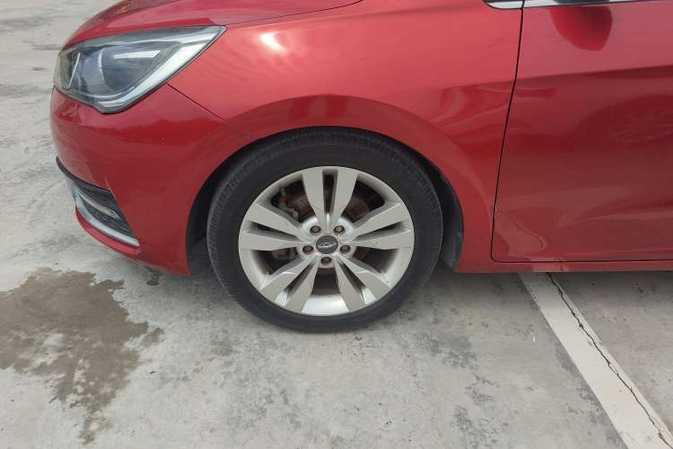 Used Chery Arrizo 5 2016 1.5L CVT Lingrui Edition Left Front Wheel Hub