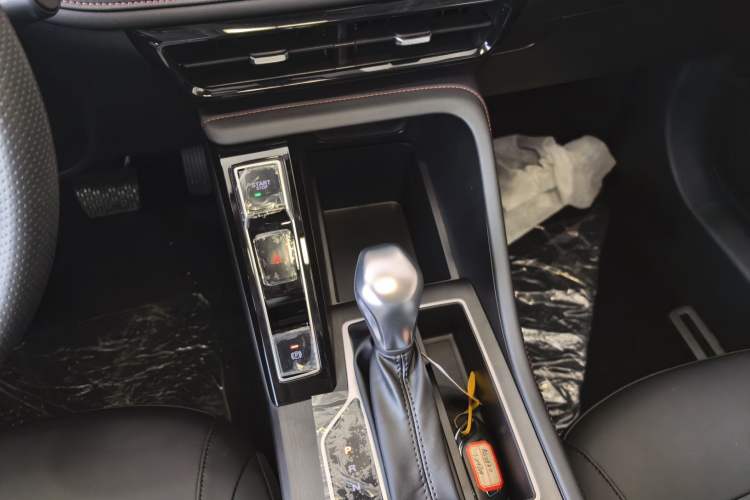 Used Roewe i5 2026 Model 1.5L CVT Luxury Version