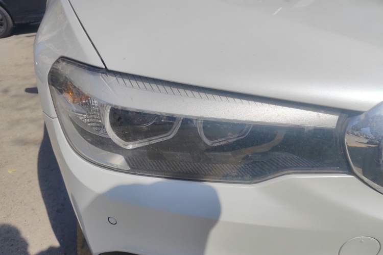 Used BMW 5 Series 2019 Facelifted 530Li Leading Edition M Sport Package Exterior 3