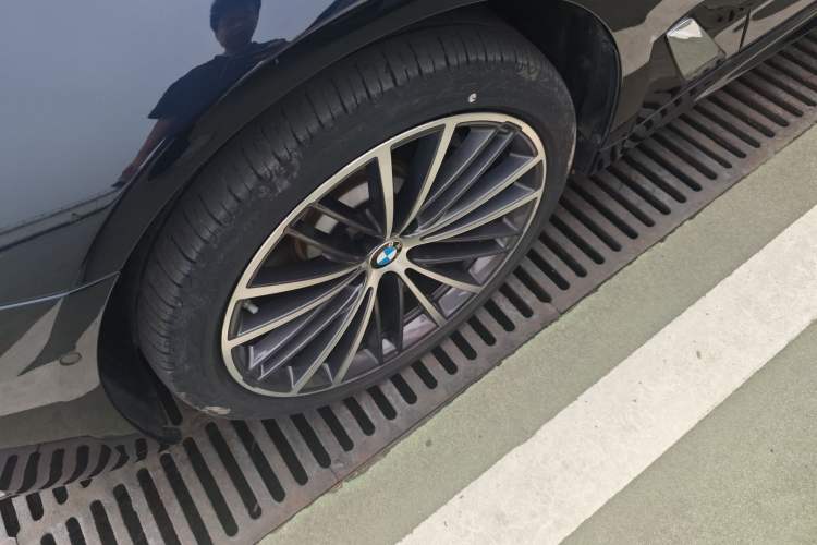 Used BMW 5 Series 2022 Restyled 530Li Leading Edition M Sport Package
