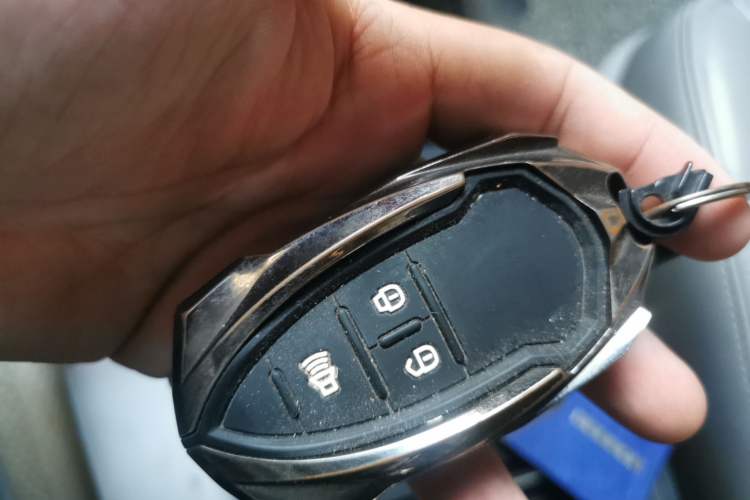 Used JAC Refine M5 2016 2.0T Gasoline Automatic Business Edition