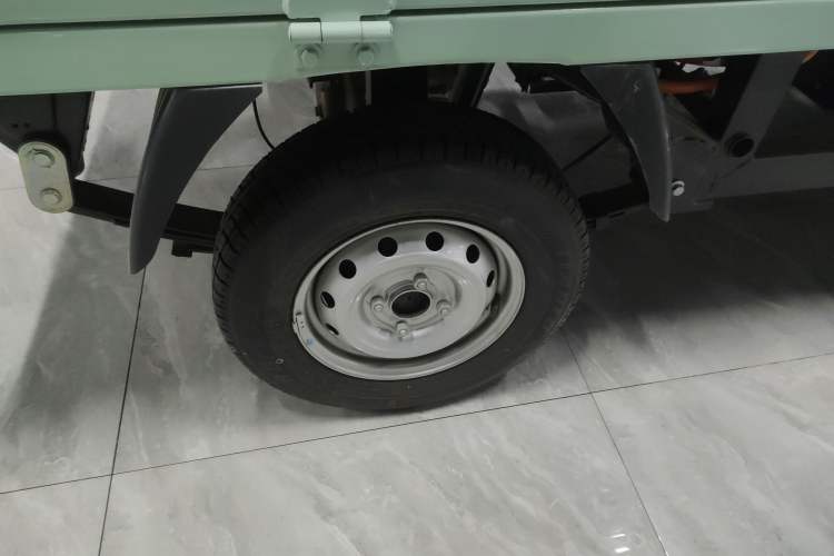 Used REACH MINI Truck 2025 Model 150 km Flatbed—Aggressive Edition
