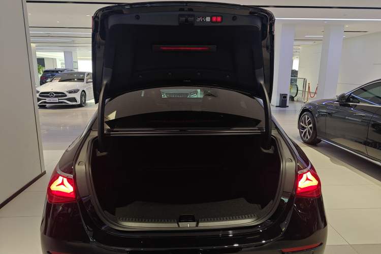 Used Mercedes-Benz E-Class 2025 Facelift E 300 L Fashion Edition
