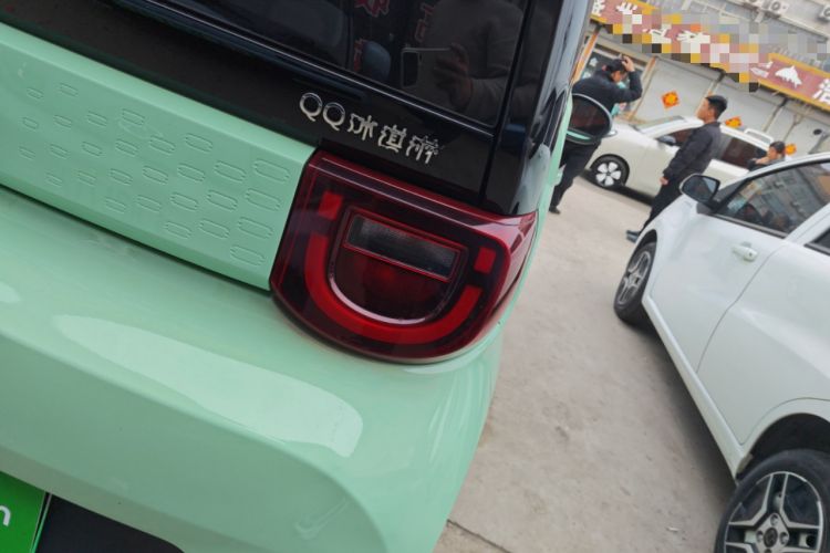 Used Chery QQ Ice Cream 2022 170km Sundae Phosphate Lithium-Ion
