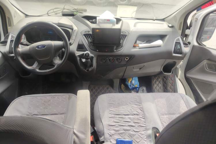 Used Ford Transit 2017 2.0T Diesel Multi-Purpose Commercial Vehicle Short Wheelbase Low Roof China V Standard
