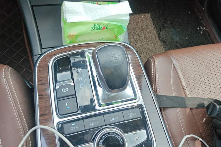 Used BYD Tang New Energy 2015 2.0T Four-Wheel-Drive Flagship Model