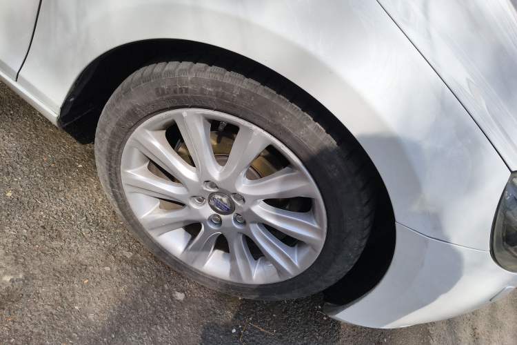 Used Volvo V40 2015 1.6T Zhiyi Edition
