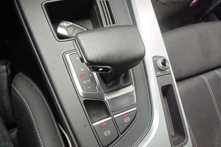 Used Audi A4L 2020 40 TFSI Fashion Dynamic Model
