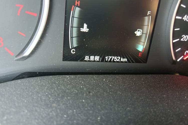 Used BYD Song MAX 2021 Upgraded Model 1.5T Automatic Flagship Version with 6 Seats Odometer Close Up