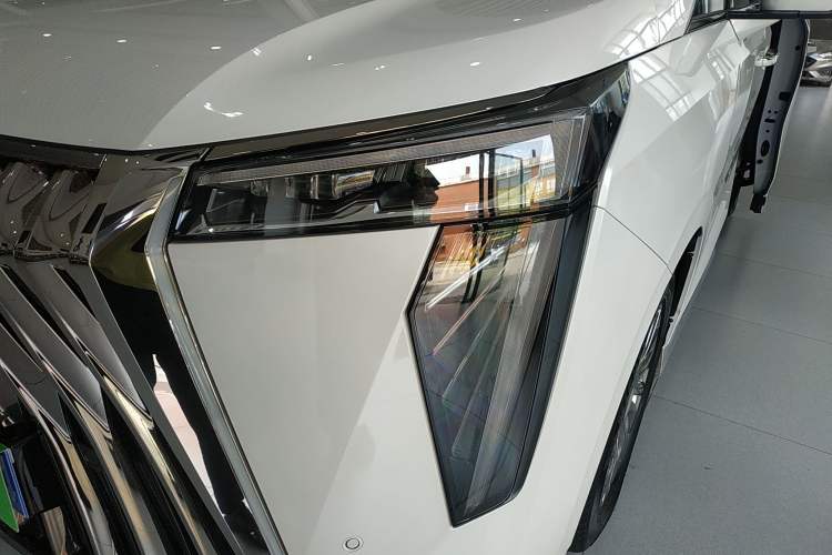 Used GAC Trumpchi M8 2024 Zongshi Series 400T Ultimate Edition Left Front Headlight