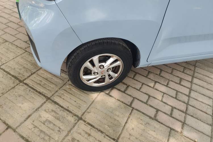 Used Wuling Hongguang MINIEV 2020 Zizai Version Lithium-NMC Left Front Wheel Hub