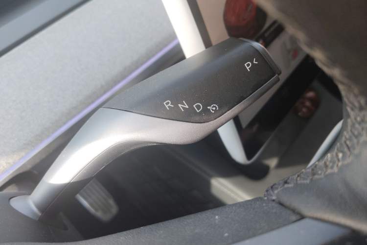 Used Tesla Model Y 2023 Rear-Wheel-Drive Version
