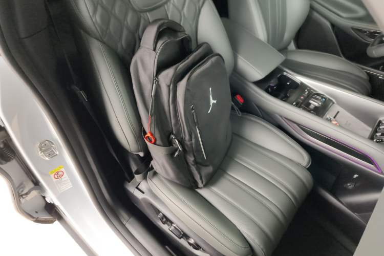 Used BYD Song L EV 2025 Intelligent Driving Version 662 km LiDAR Excellence Edition
