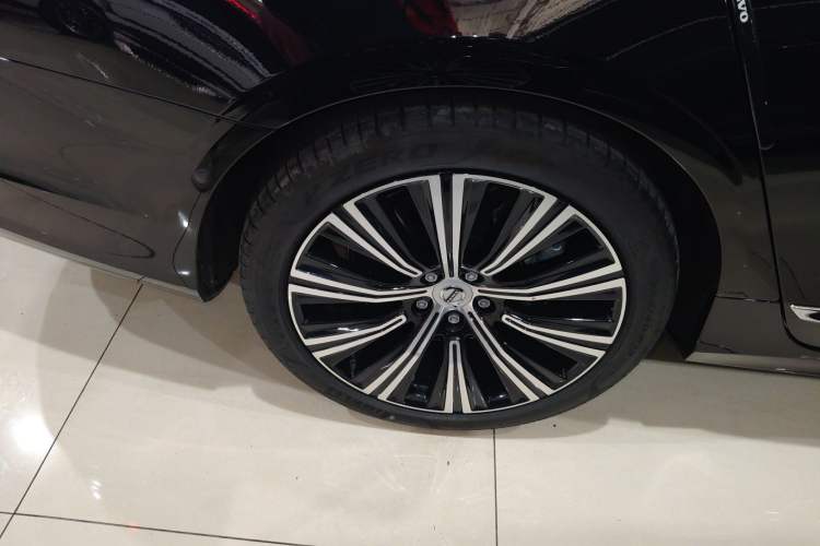 Used Volvo S90 2025 B5 Zhiyuan Luxury Edition
