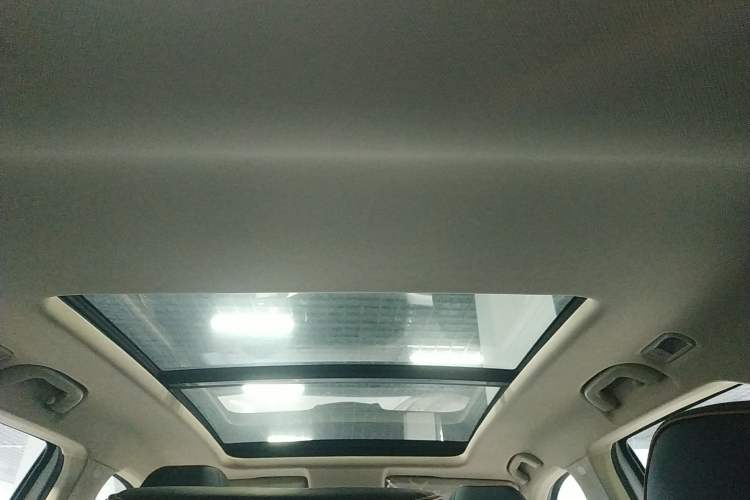 Used Bestune T77 2023 1.5T Automatic Luxury Model Headliner