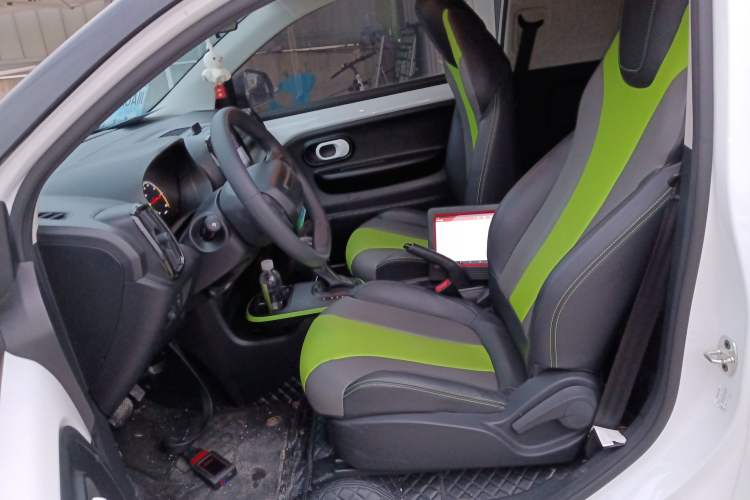 Used Roewe Clever 2021 302 km New Four-Seater Super-Efficient Version