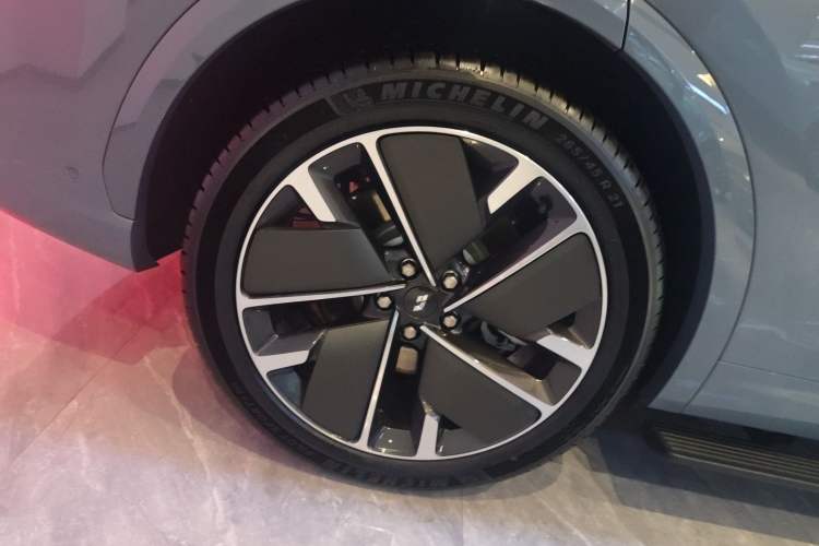 Used Li Auto L7 2025 Ultra Smart Refreshed Edition Right Rear Wheel Hub