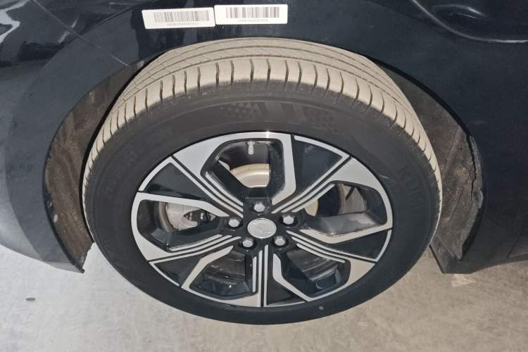 Used Hongqi E-QM5 2023 Base Travel Edition
