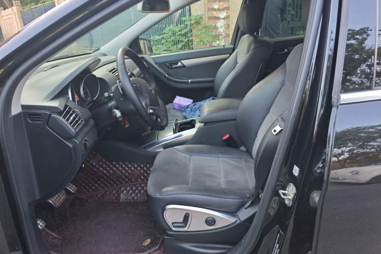 Used Mercedes-Benz R-Class 2014 R 320 4MATIC Business Model Left Front Seat