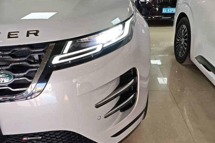 Used Land Rover Range Rover Evoque 2023 Aurora L 249 PS Luxury Edition
