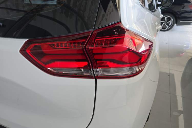 Used Chevrolet Trax 2019 Redline 335T CVT Trendy Version China VI Standard Right Rear Taillight