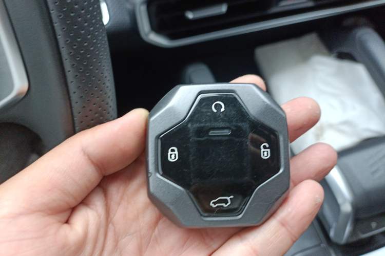 Used JETOUR Traveler 2023 1.5T Two-Wheel Drive Discovery PRO Vehicle Key