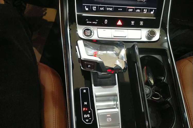 Used Audi Q7 2022 55 TFSI quattro S line Sport model