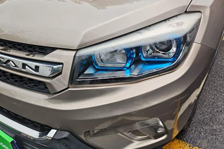 Used CHANGAN CS75 2014 1.8T Automatic Prestige Model China IV Standard Left Front Headlight