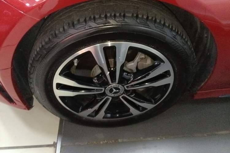 Used Mercedes-Benz C-Class 2019 C 260 Sport Edition Left Front Wheel Hub