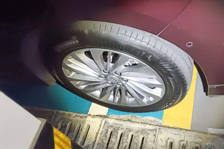 Used Buick Century 2023 2.0T Six-Seater Yinshi Edition
