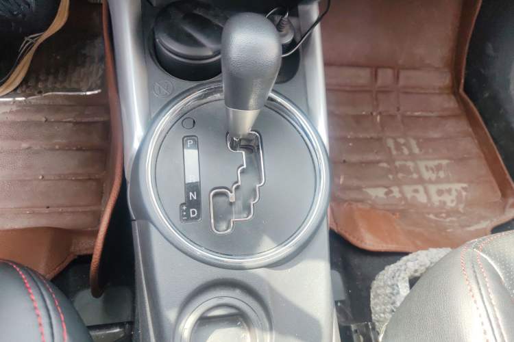 Used Mitsubishi ASX 2013 2.0L CVT Two-Wheel Drive Elite Edition Gear Lever