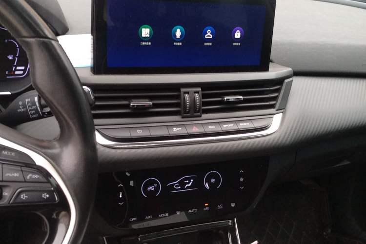 Used Dongfeng Aeolus Yixuan GS 2020 230T Automatic Cool Edition Audio And AC Panel