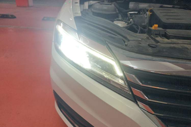 Used Volkswagen Lavida 2022 1.5L Automatic Vision Edition Right Front Headlight