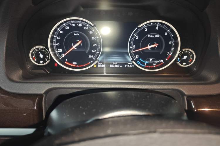Used BMW 5 Series GT 2014 535i Leading Model Odometer Close Up