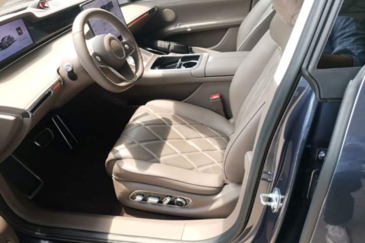 Used Hima Stelato S9 2025 Extended-Range Ultra Left Front Seat