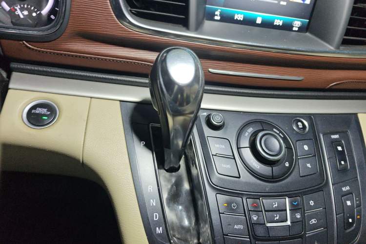 Used Buick GL8 2017 25S Luxury Version China V Standard