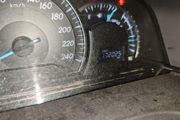 Used Toyota Camry 2013 2.5G Comfort Edition Odometer Close Up