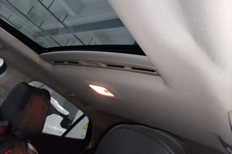 Used Buick Encore 2015 1.4T Automatic Two-Wheel Drive Urban Elite Version
