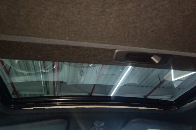 Used Infiniti ESQ 2014 1.6L Spontaneous Edition
