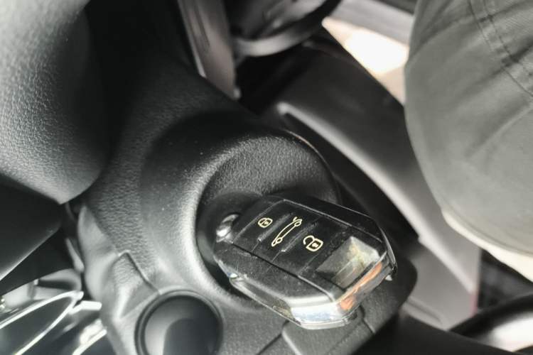 Used Peugeot 3008 2016 2.0L Automatic Classic Edition
