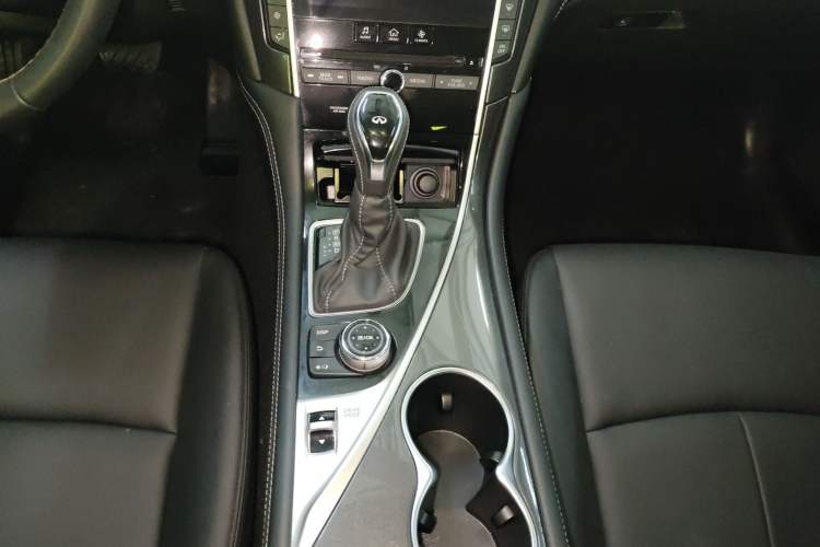 Used Infiniti Q50L 2022 2.0T Comfort Edition Gear Lever