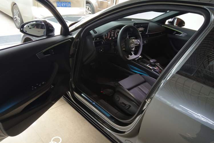 Used Audi A4L 2023 40 TFSI Luxury Dynamic Model