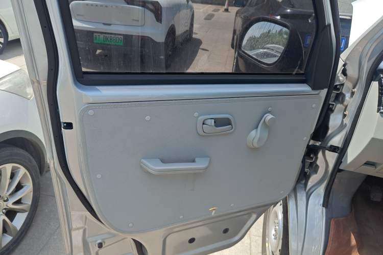 Used Jinbei Hiace X30 2024 1.5L Champion Edition Passenger Vehicle 5/6/7 Seats
