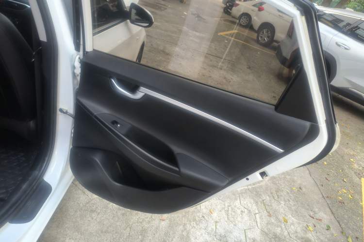 Used Hyundai Celesta 2017 1.6L Automatic Enjoyment Version GLS
